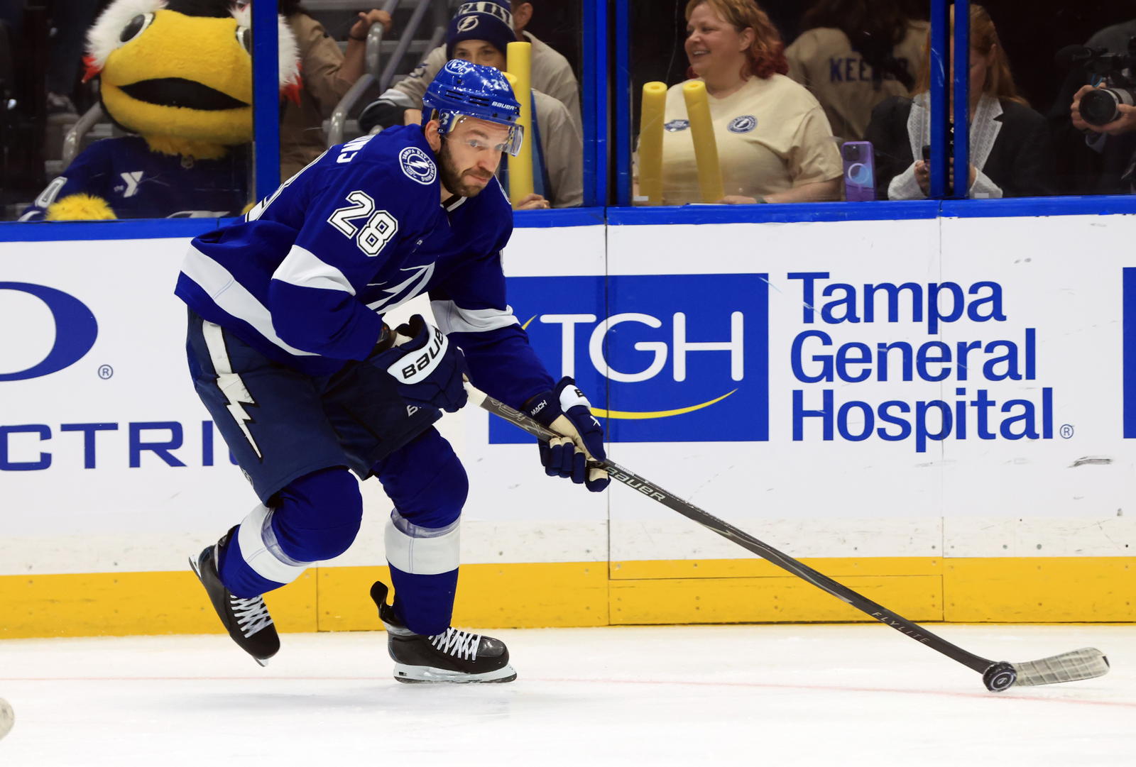 Lightning host Canucks Saturday with 11-forward, seven-defence lineup and Dennis Hildeby starting