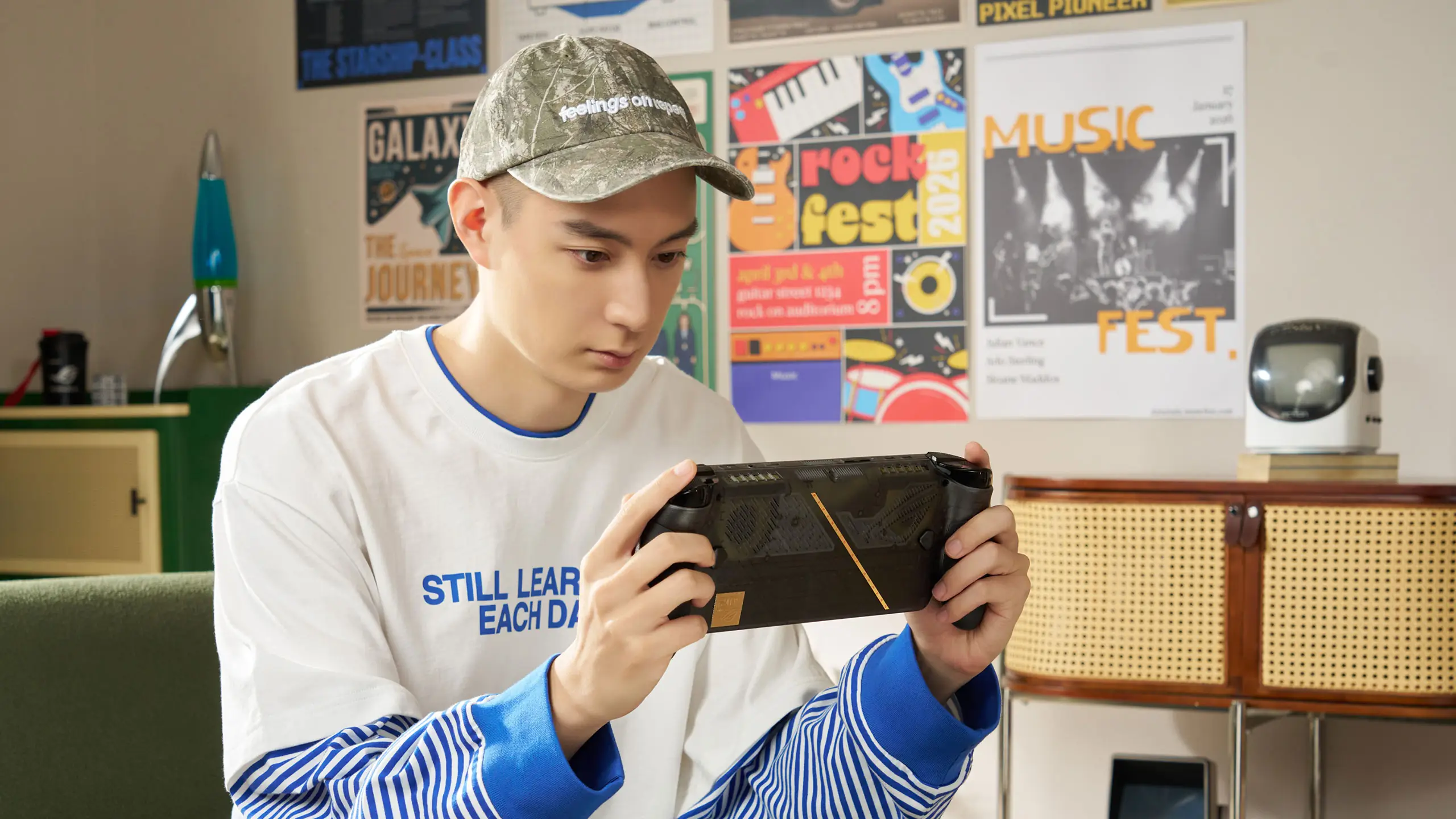 Handheld gaming, away from the desk